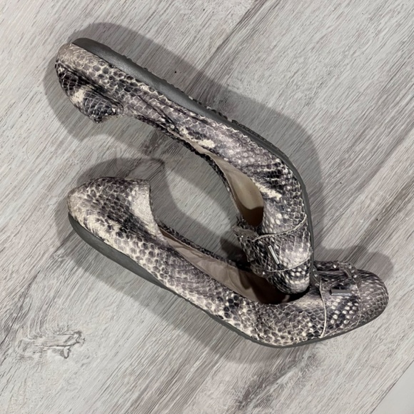 Stuart Weitzman Leather Snakeskin Python Ballet Flats. Size 7 - Picture 7 of 9